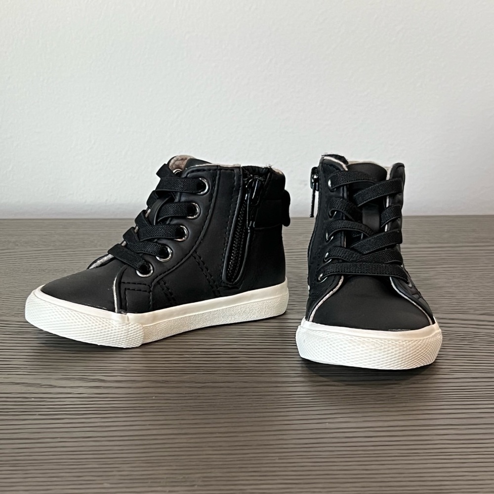 Cat & Jack Rylan Sneakers - Picture 3 of 10